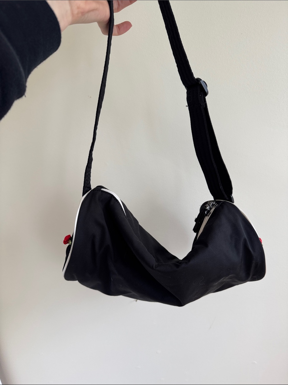 Black Shoulder Bag with White Script "I'm not a Hoarder I'm a Stuff Collector" - Picture 4 of 6